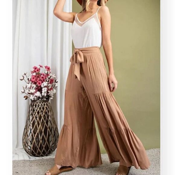 EE:SOME EESOME | Tiered Wide Leg Pants Tan Ruffle Boho Tie Palazzo | Sjze 1X - Picture 1 of 8